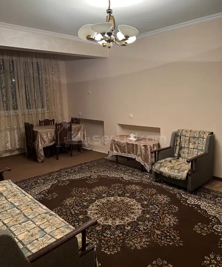 3 Սենյականոց Բնակարան Քարե Շենքում, 78քմ, 1/5 հարկ, Նորմալ Վիճակում, Կահավորված