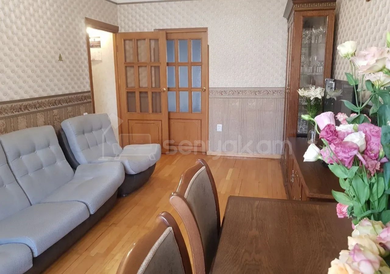 3 Սենյականոց Բնակարան Քարե Շենքում, 56քմ, 5/5 հարկ, Դիզայներական Վերանորոգված, Կահավորված