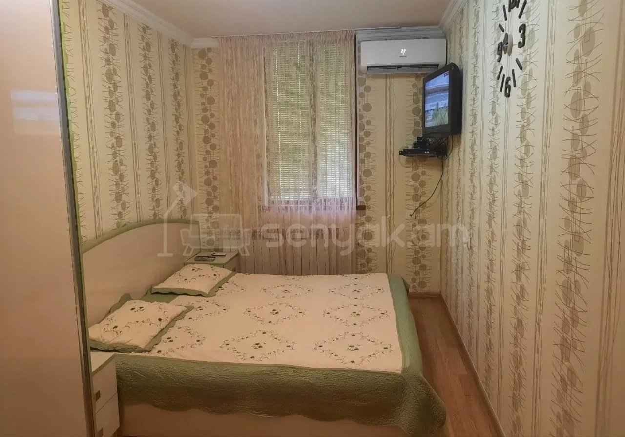 4 Սենյականոց Բնակարան Քարե Շենքում, 127քմ, 2/5 հարկ, Դիզայներական Վերանորոգված, Կահավորված