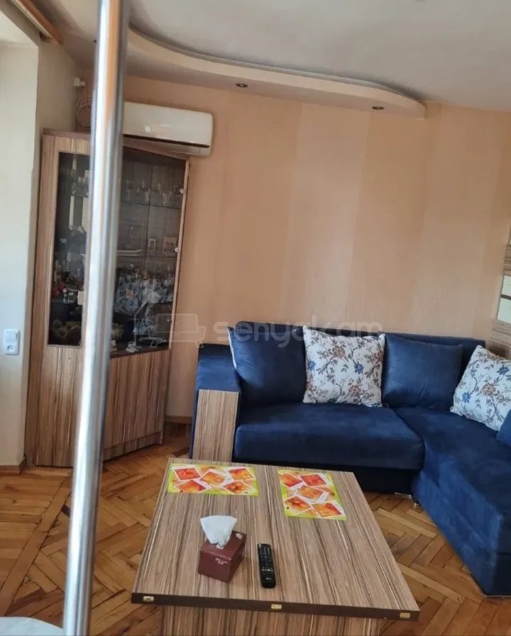 2 Սենյականոց Բնակարան Քարե Շենքում, 30քմ, 5/5 հարկ, Դիզայներական Վերանորոգված, Կահավորված