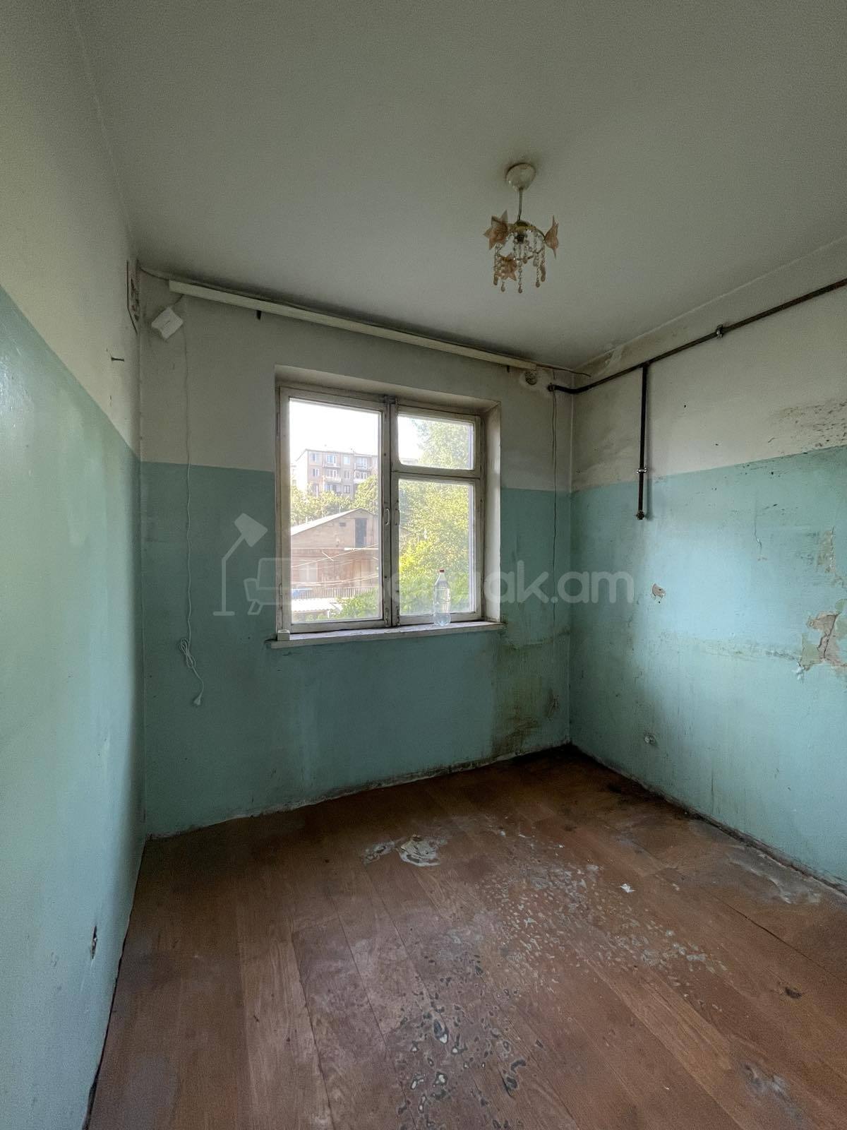 2 Սենյականոց Բնակարան, 51քմ, 3/5 հարկ, Պետական Վիճակում