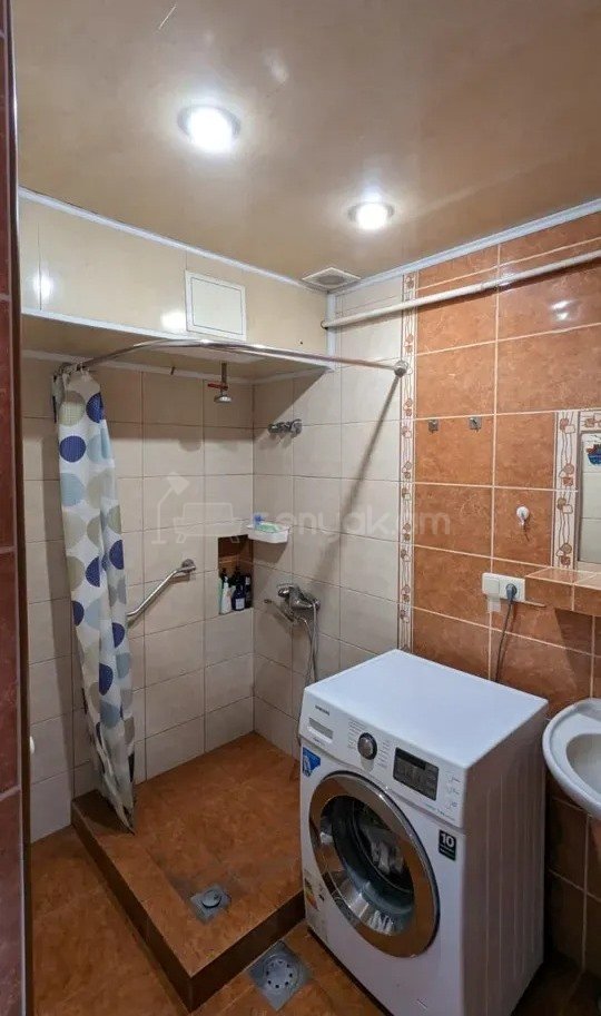3 Սենյականոց Բնակարան Քարե Շենքում, 81քմ, 4/6 հարկ, Կոսմետիկ Վերանորոգված