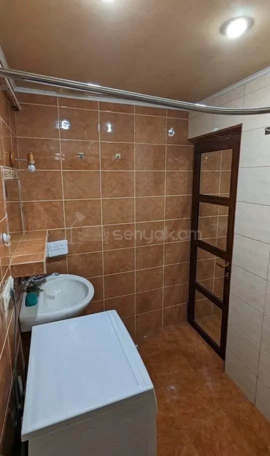 3 Սենյականոց Բնակարան Քարե Շենքում, 81քմ, 4/6 հարկ, Կոսմետիկ Վերանորոգված