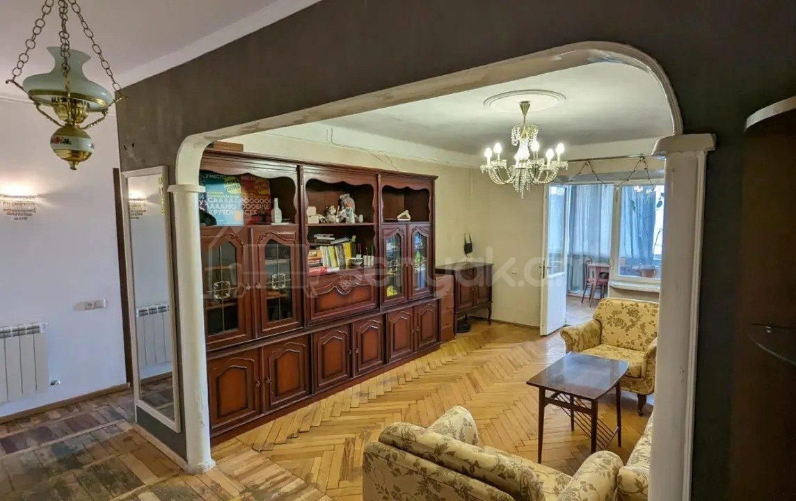 3 Սենյականոց Բնակարան Քարե Շենքում, 81քմ, 4/6 հարկ, Կոսմետիկ Վերանորոգված
