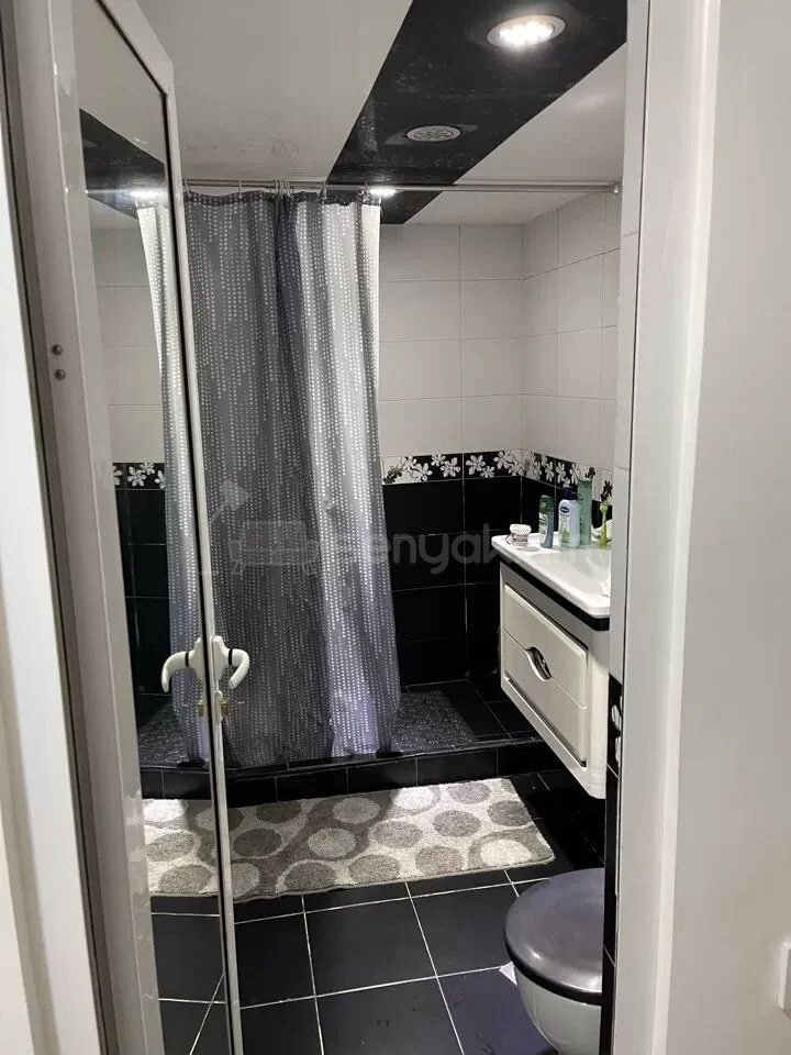 2 Սենյականոց Բնակարան Քարե Շենքում, 76քմ, 4/5 հարկ, Կապիտալ Վերանորոգված