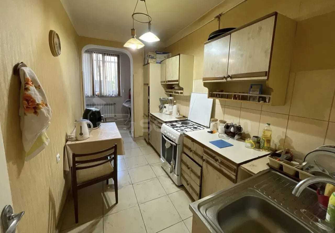 3 Սենյականոց Բնակարան, 80քմ, 1/9 հարկ, Նորմալ Վիճակում