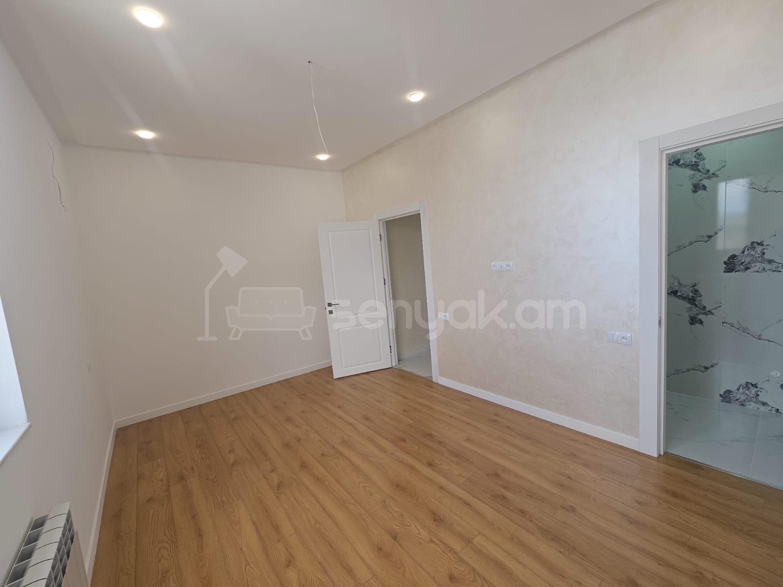 4 Սենյականոց Շքեղ Առանձնատուն, 240քմ, Ավտոտնակով