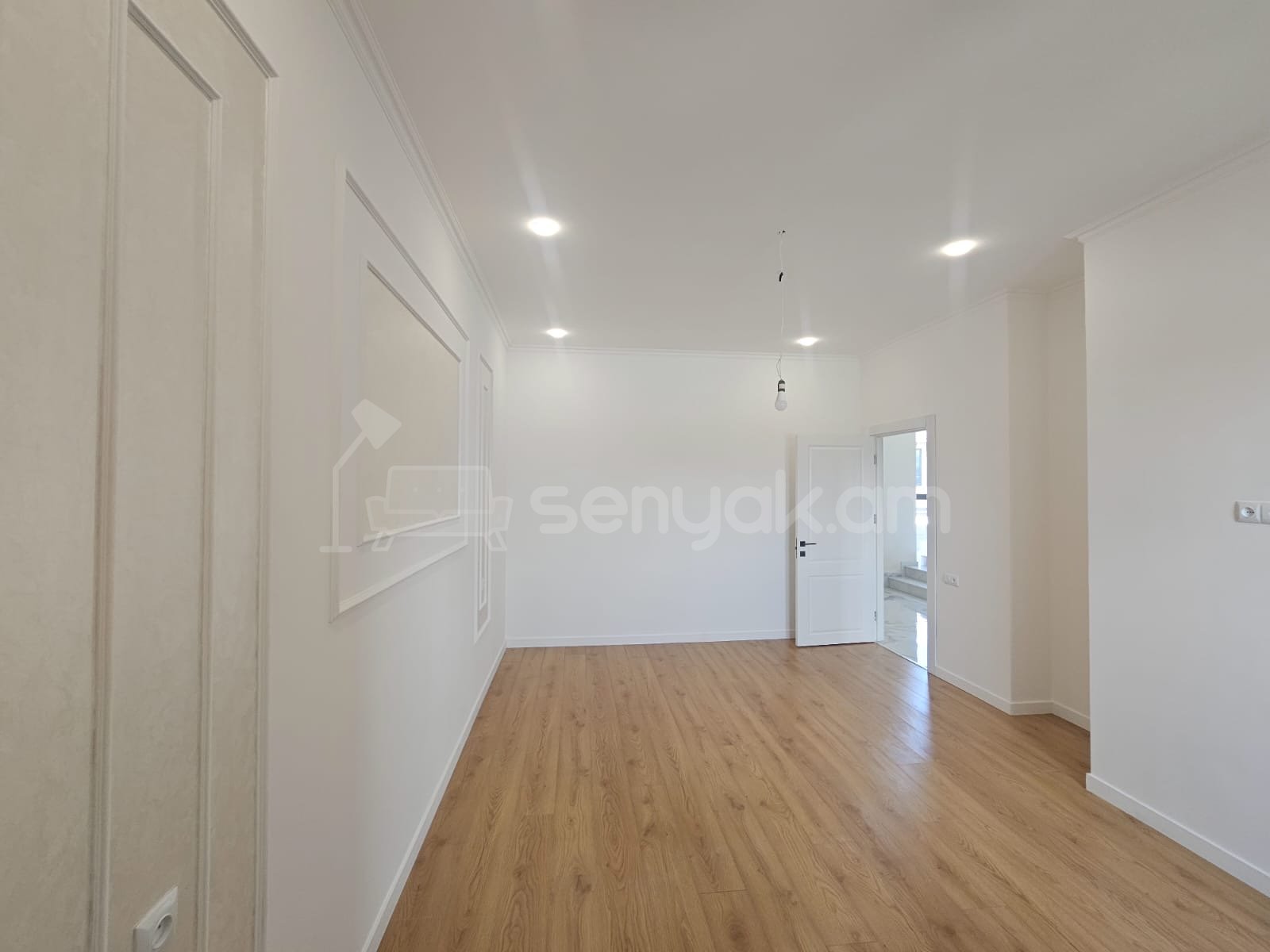 4 Սենյականոց Շքեղ Առանձնատուն, 240քմ, Ավտոտնակով