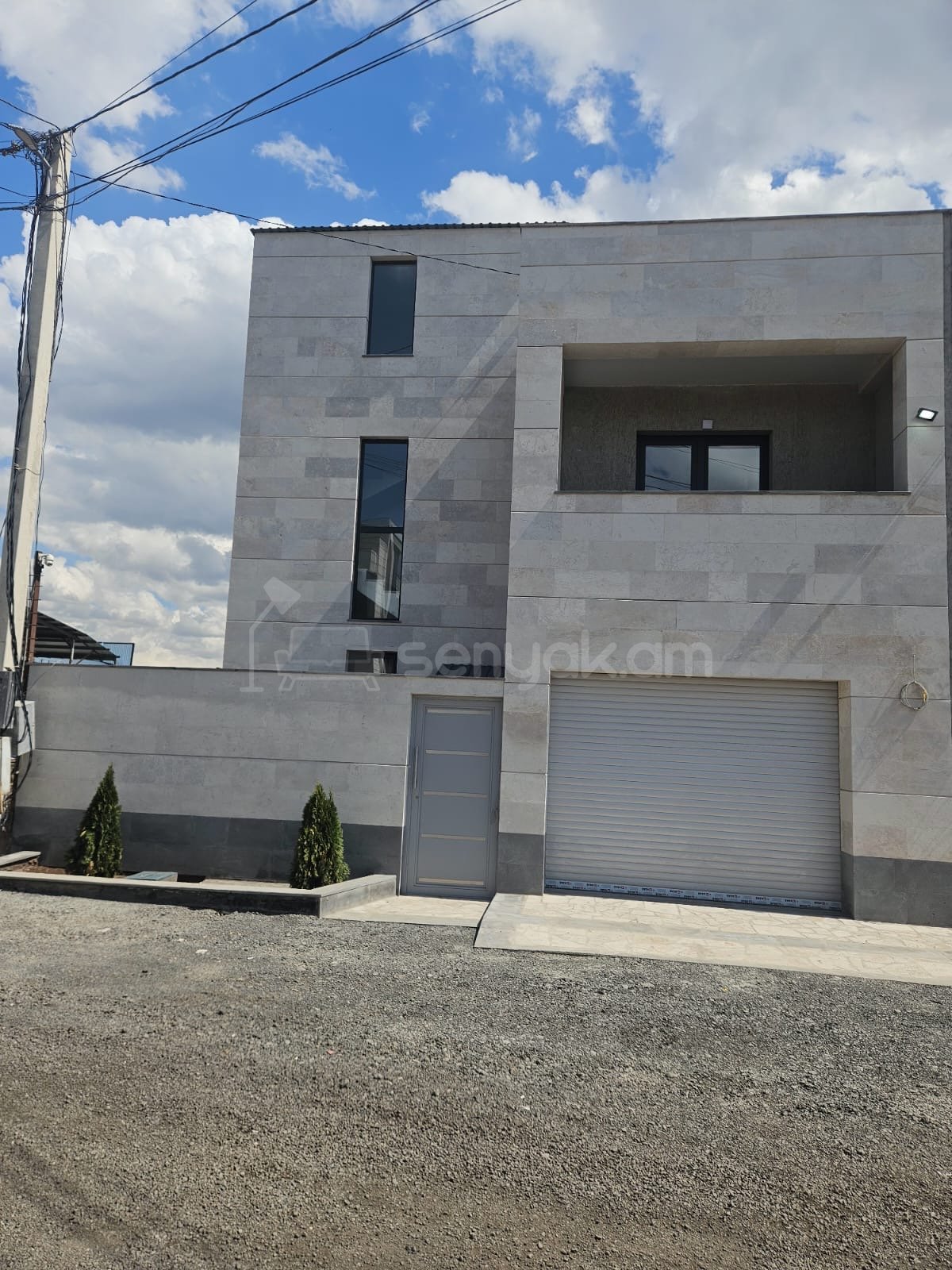 4 Սենյականոց Շքեղ Առանձնատուն, 240քմ, Ավտոտնակով