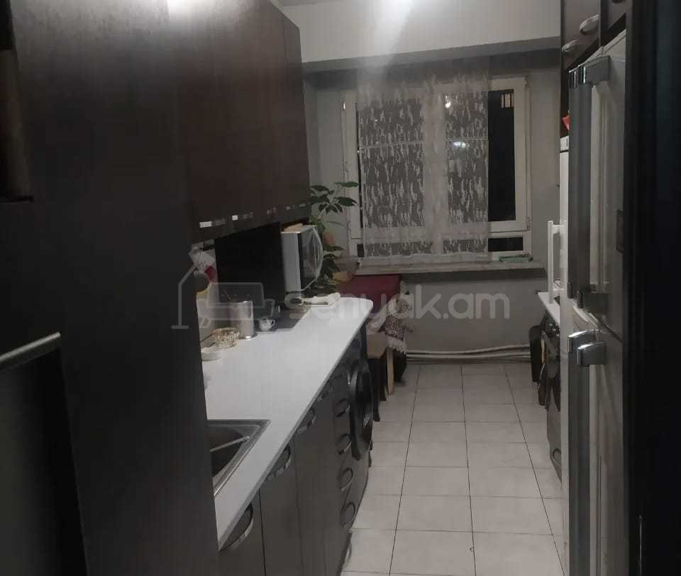 3 Սենյականոց Բնակարան, 87քմ, 9/15 հարկ, Նորմալ Վիճակում