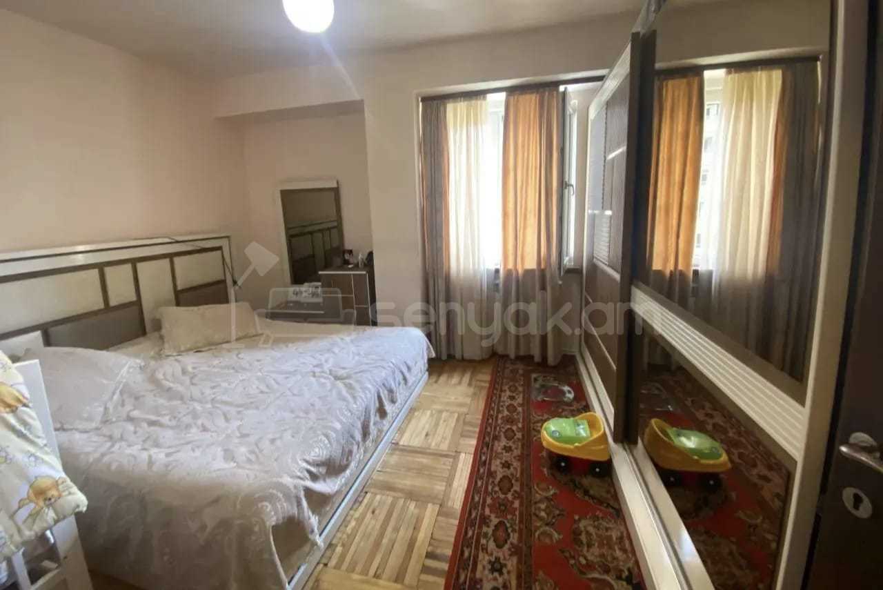 3 Սենյականոց Բնակարան, 80քմ, 7/9 հարկ, Նորմալ Վիճակում