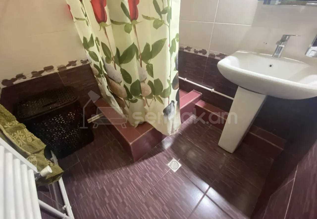 3 Սենյականոց Բնակարան, 80քմ, 7/9 հարկ, Նորմալ Վիճակում