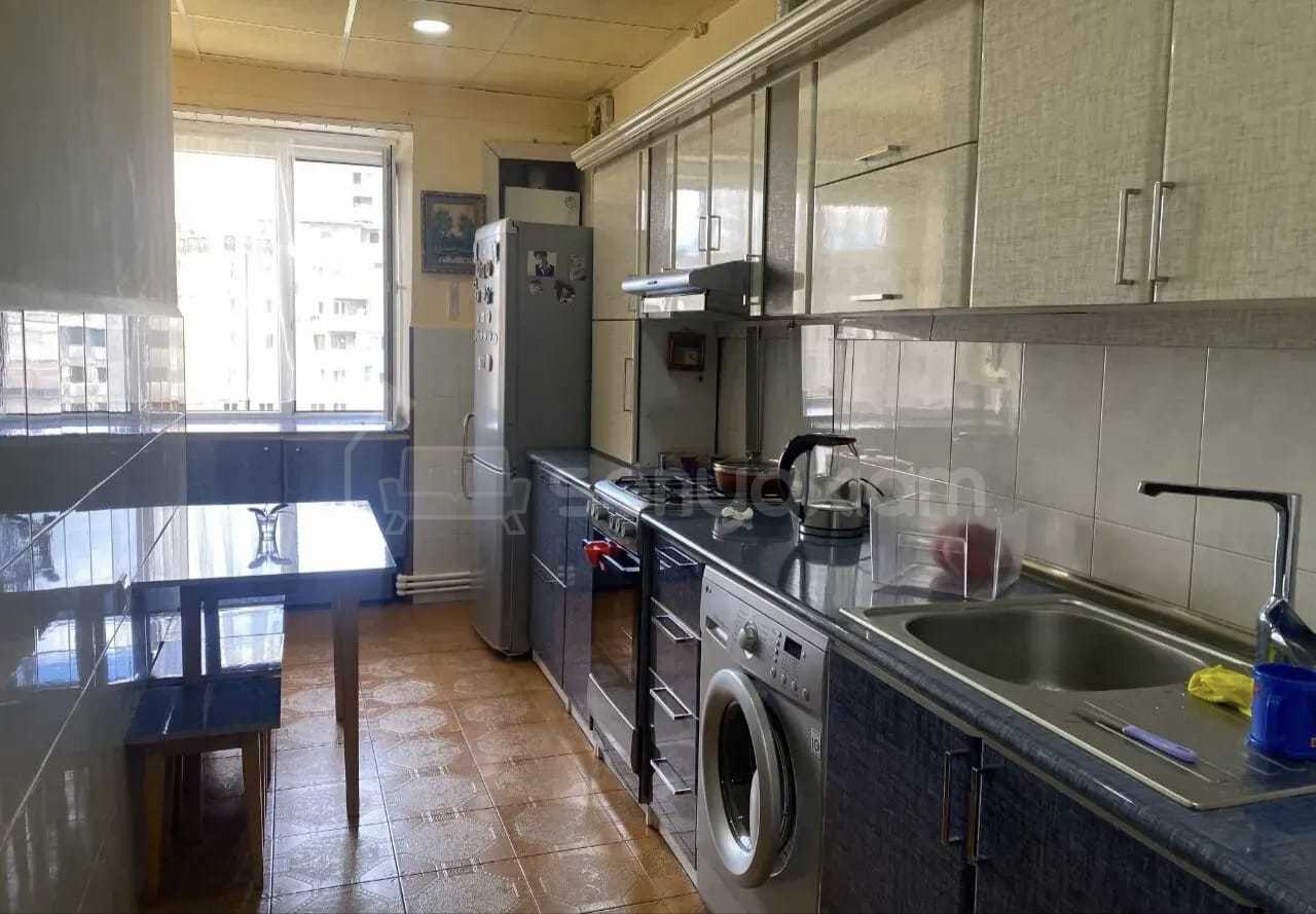 3 Սենյականոց Բնակարան, 80քմ, 7/9 հարկ, Նորմալ Վիճակում