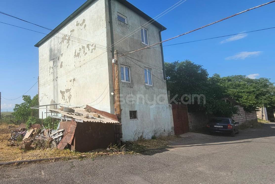 4 Սենյականոց Սեփական Տուն, 170քմ, Կոսմետիկ Վերանորոգված