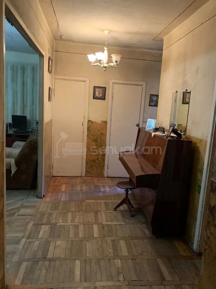 3 Սենյականոց Բնակարան Քարե Շենքում, 93քմ, 2/5 հարկ, Նորմալ Վիճակում