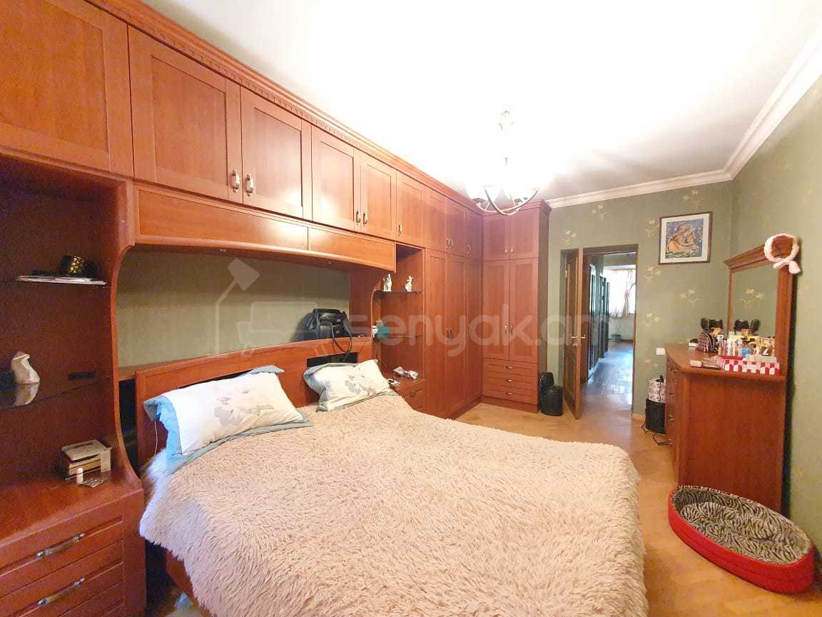 3 Սենյականոց Բնակարան Քարե Շենքում, 71քմ, 1/4 հարկ, Կապիտալ Վերանորոգված