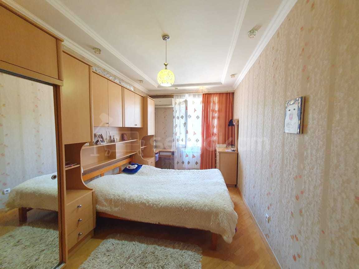 3 Սենյականոց Բնակարան Քարե Շենքում, 71քմ, 1/4 հարկ, Կապիտալ Վերանորոգված