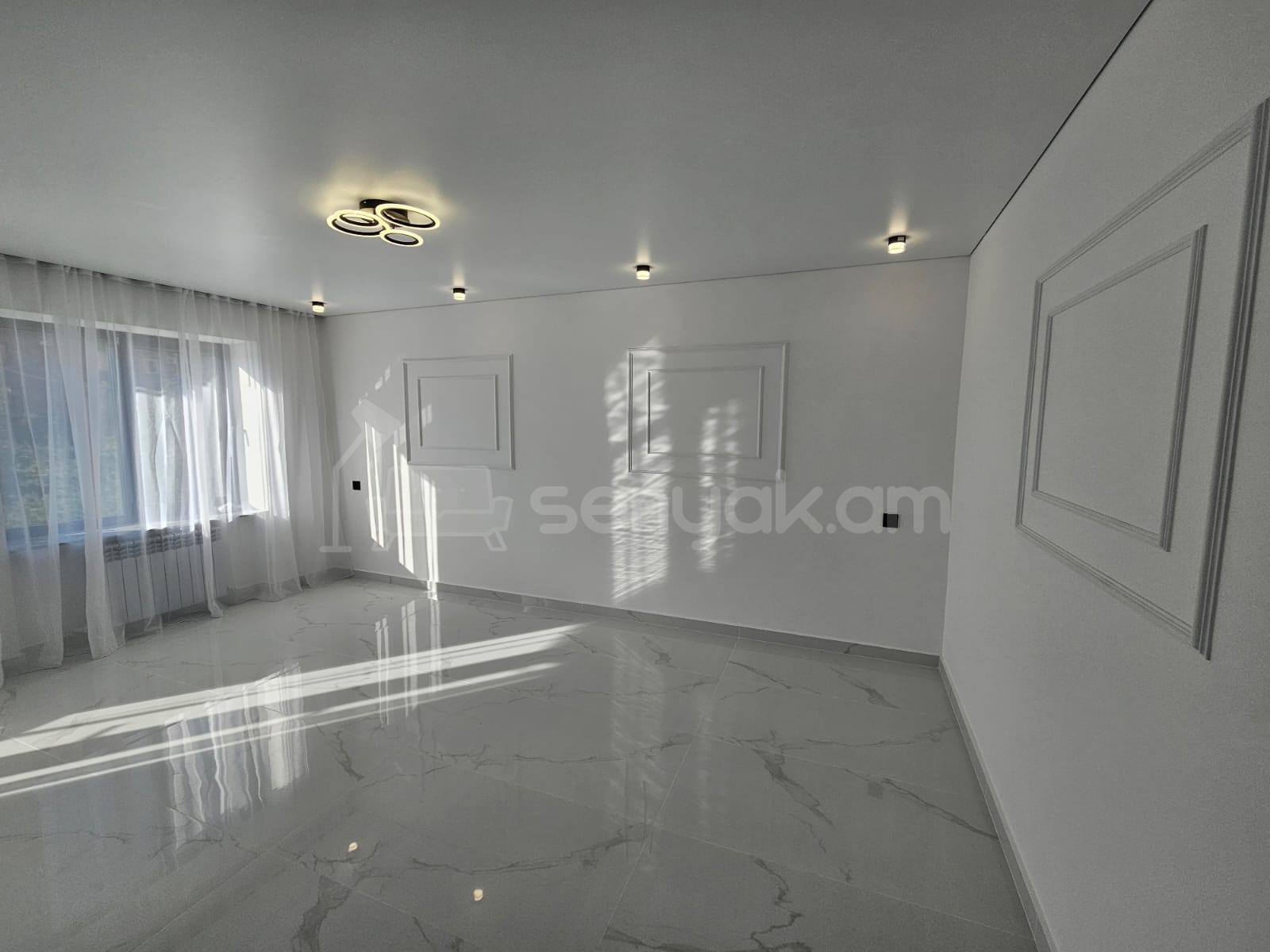 3 Սենյականոց Բնակարան Քարե Շենքում, 78քմ, 3/4 հարկ, Կապիտալ Վերանորոգված