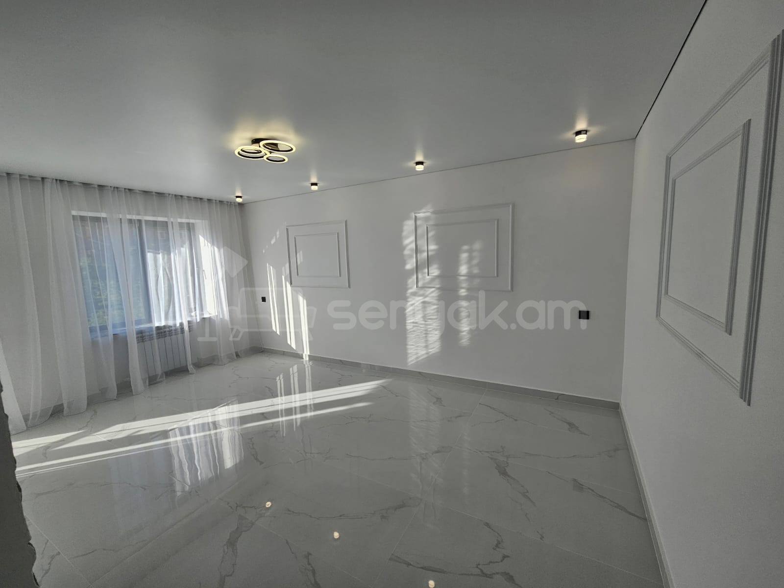 3 Սենյականոց Բնակարան Քարե Շենքում, 78քմ, 3/4 հարկ, Կապիտալ Վերանորոգված