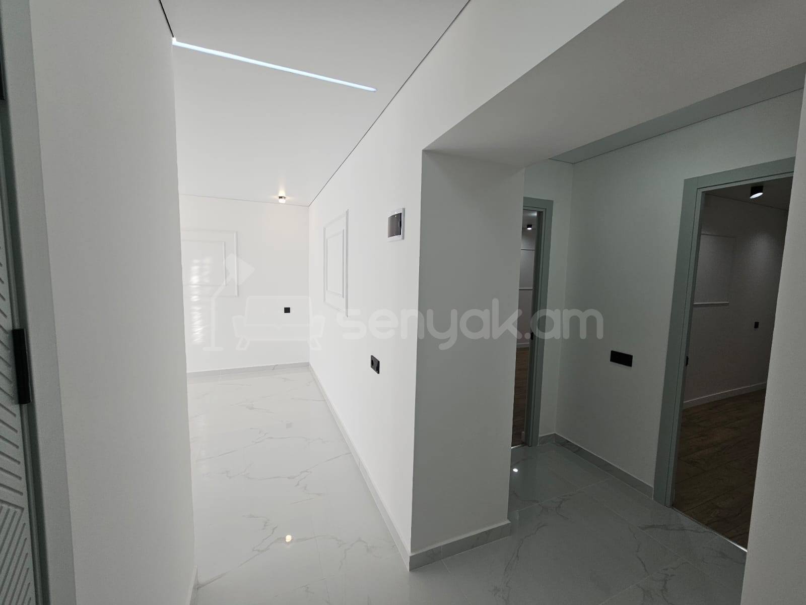 3 Սենյականոց Բնակարան Քարե Շենքում, 78քմ, 3/4 հարկ, Կապիտալ Վերանորոգված
