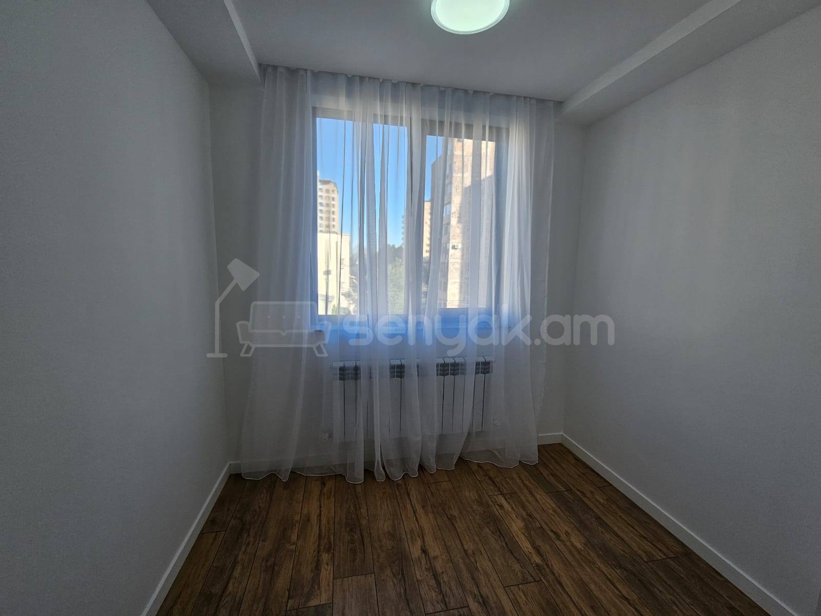 3 Սենյականոց Բնակարան Քարե Շենքում, 78քմ, 3/4 հարկ, Կապիտալ Վերանորոգված