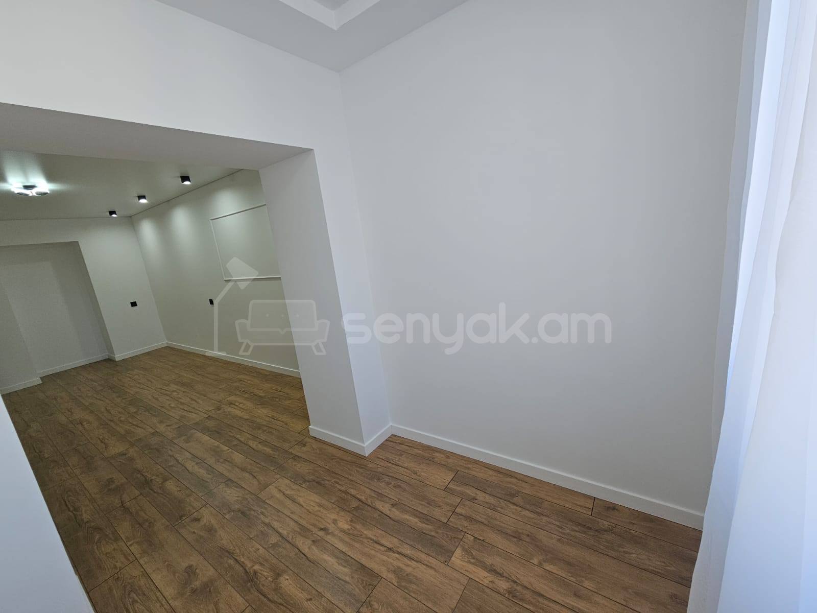 3 Սենյականոց Բնակարան Քարե Շենքում, 78քմ, 3/4 հարկ, Կապիտալ Վերանորոգված