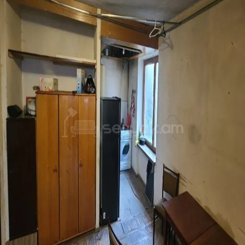 2 Սենյականոց Բնակարան Քարե Շենքում, 42քմ, 3/4 հարկ, Պետական Վիճակում