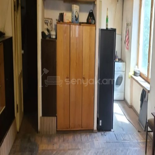 2 Սենյականոց Բնակարան Քարե Շենքում, 42քմ, 3/4 հարկ, Պետական Վիճակում