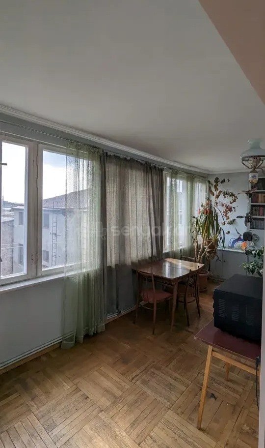 3 Սենյականոց Բնակարան Քարե Շենքում, 81քմ, 4/6 հարկ, Կապիտալ Վերանորոգված