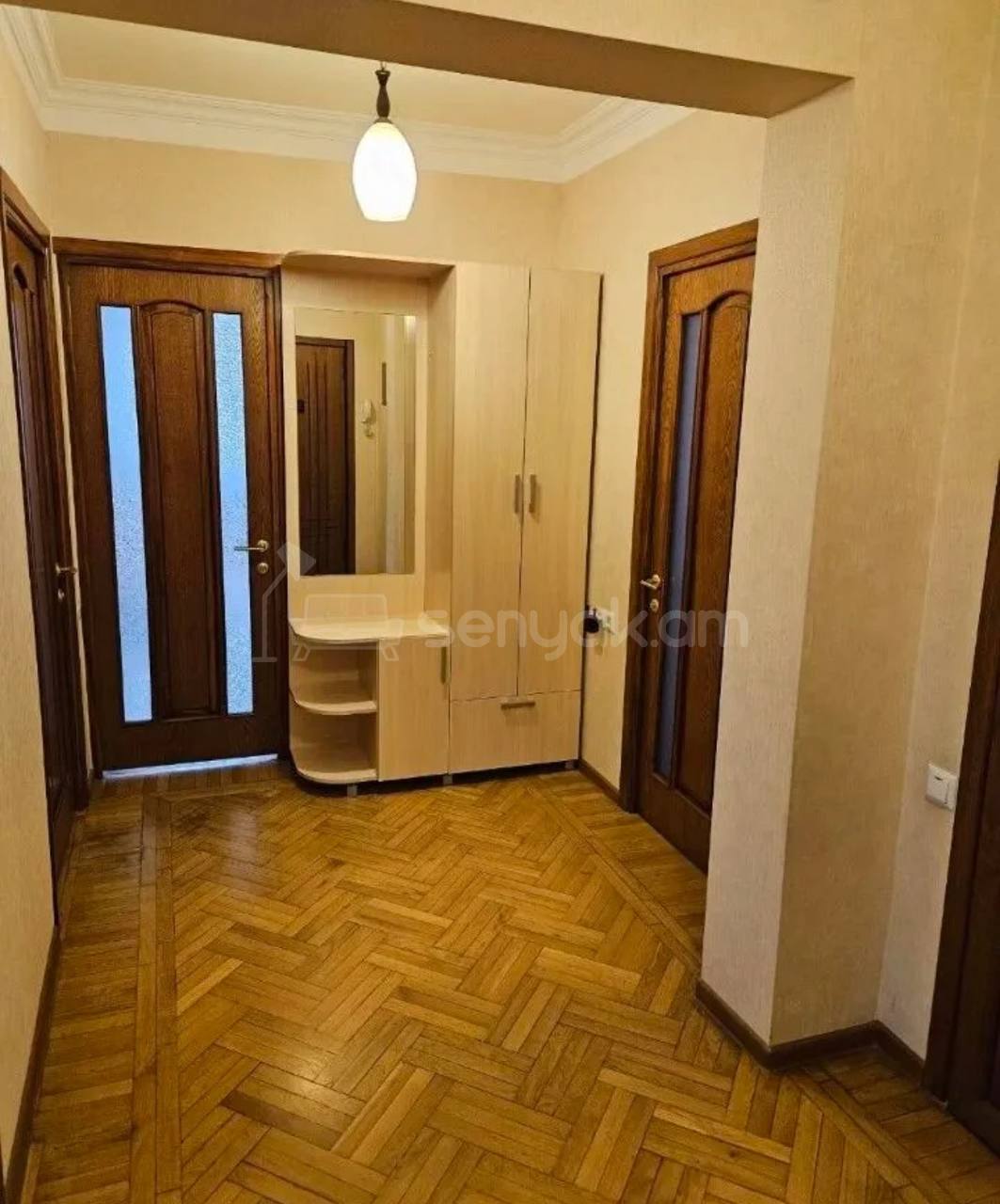3 Սենյականոց Բնակարան, 84քմ, 3/9 հարկ, Նորմալ Վիճակում, Կահավորված, Արևկող