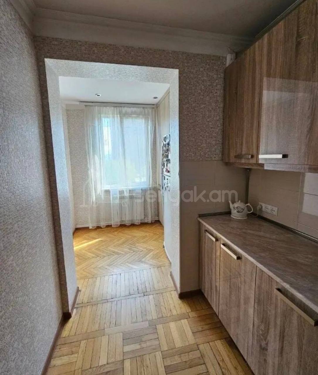 3 Սենյականոց Բնակարան, 84քմ, 3/9 հարկ, Նորմալ Վիճակում, Կահավորված, Արևկող