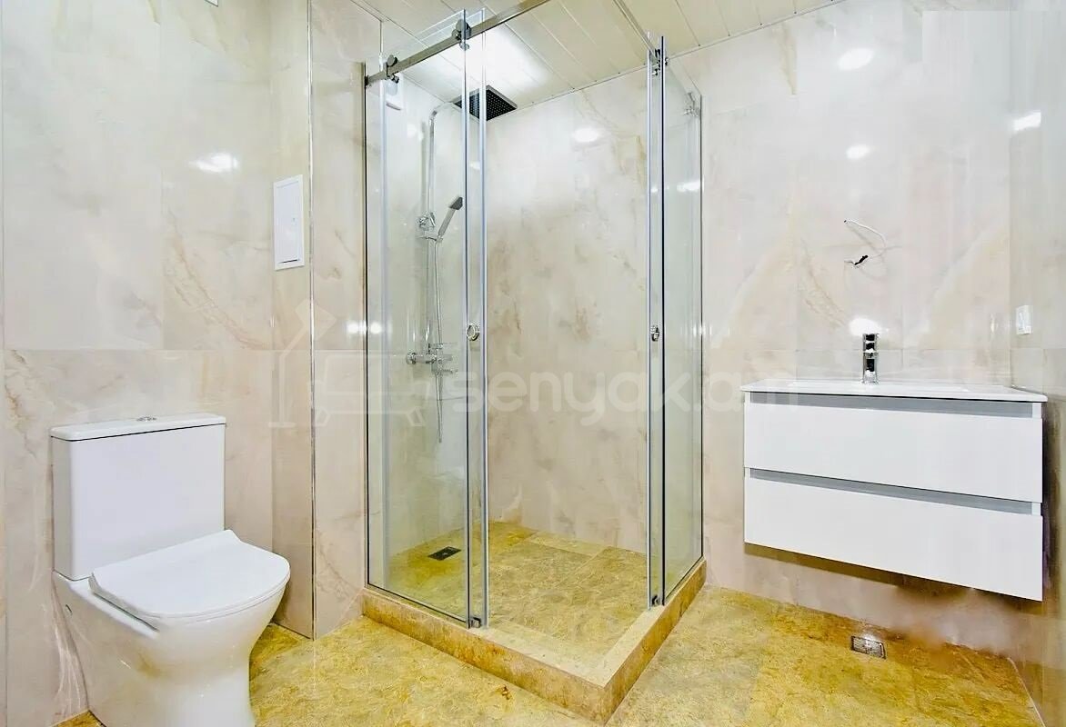 3 Սենյականոց Բնակարան Քարե Շենքում, 75քմ, 2/5 հարկ, Դիզայներական Վերանորոգված