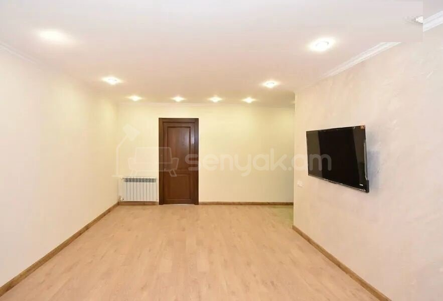 3 Սենյականոց Բնակարան Քարե Շենքում, 75քմ, 2/5 հարկ, Դիզայներական Վերանորոգված