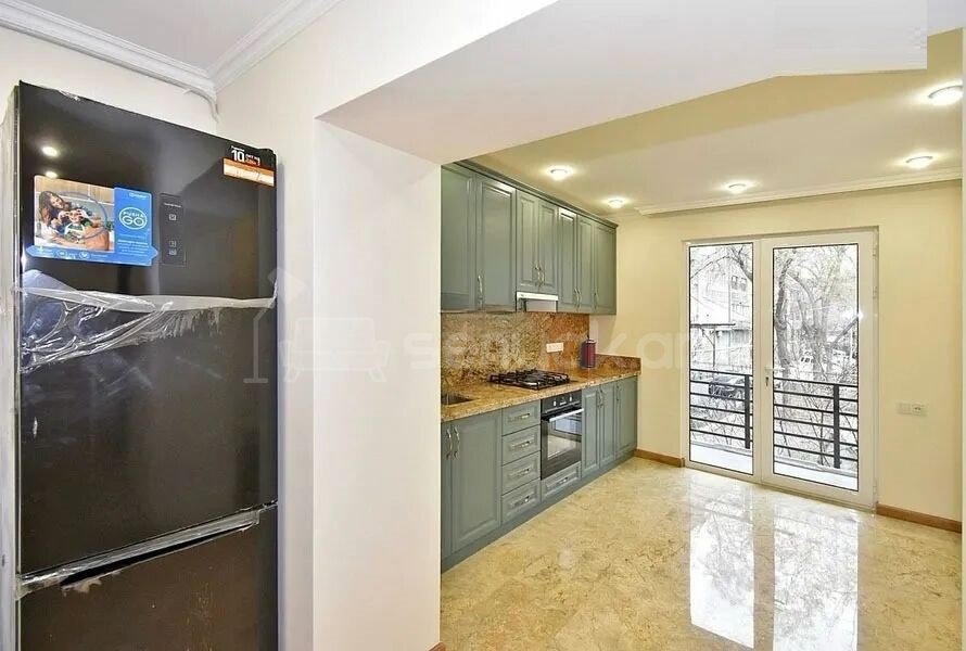 3 Սենյականոց Բնակարան Քարե Շենքում, 75քմ, 2/5 հարկ, Դիզայներական Վերանորոգված