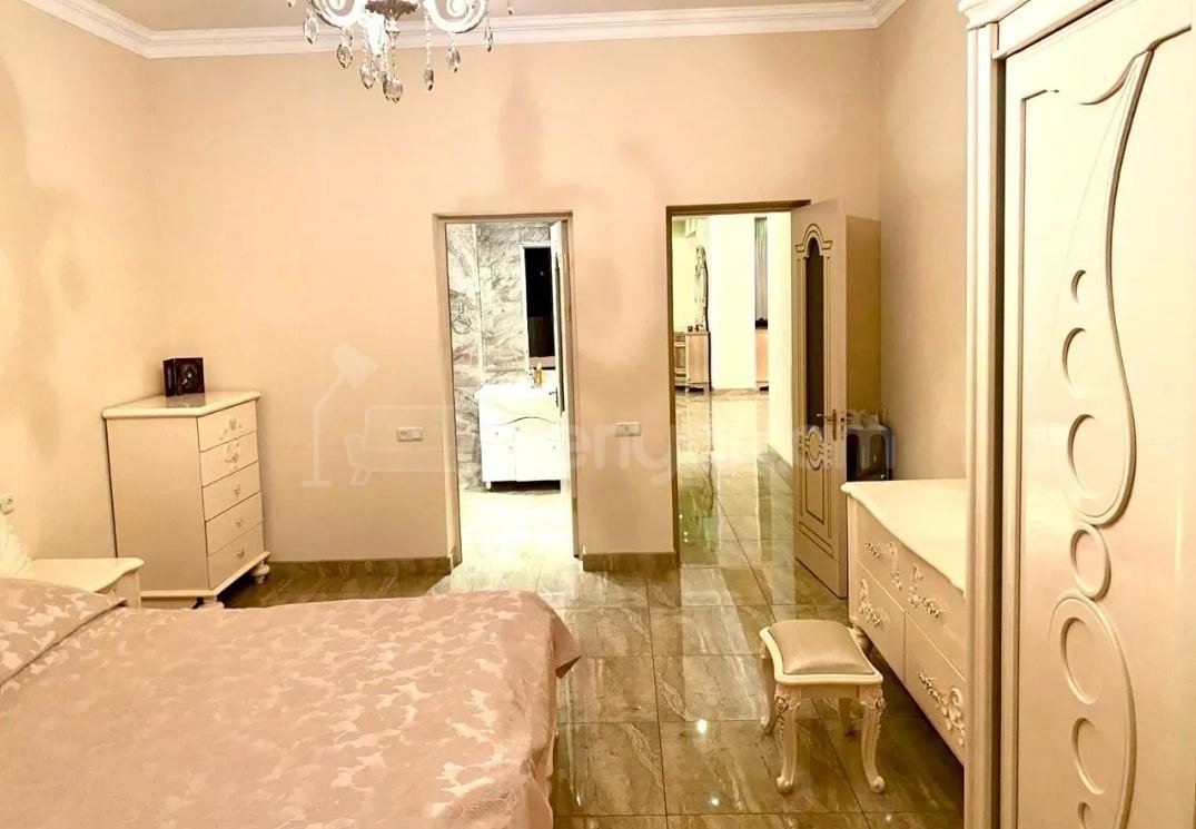5 Սենյականոց Բնակարան Նորակառույցում, 350քմ, 8/9 հարկ, Դիզայներական Վերանորոգված, Կահավորված, Արևկող