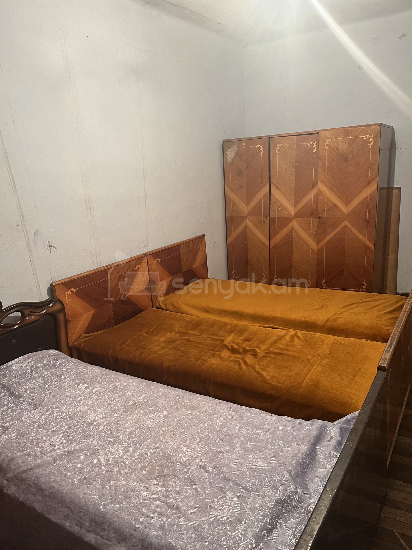3 Սենյականոց Բնակարան Քարե Շենքում, 56քմ, 4/4 հարկ, Նորմալ Վիճակում