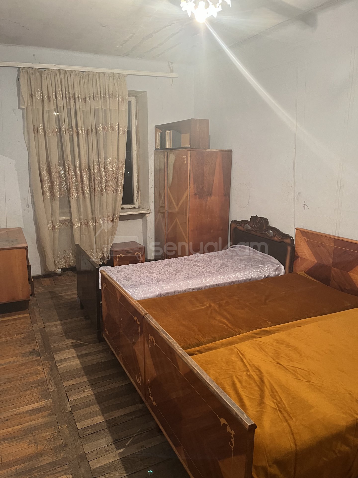 3 Սենյականոց Բնակարան Քարե Շենքում, 56քմ, 4/4 հարկ, Նորմալ Վիճակում
