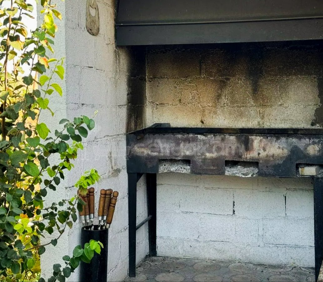 2 Սենյականոց Ամառանոց, 100քմ, Լողավազանով
