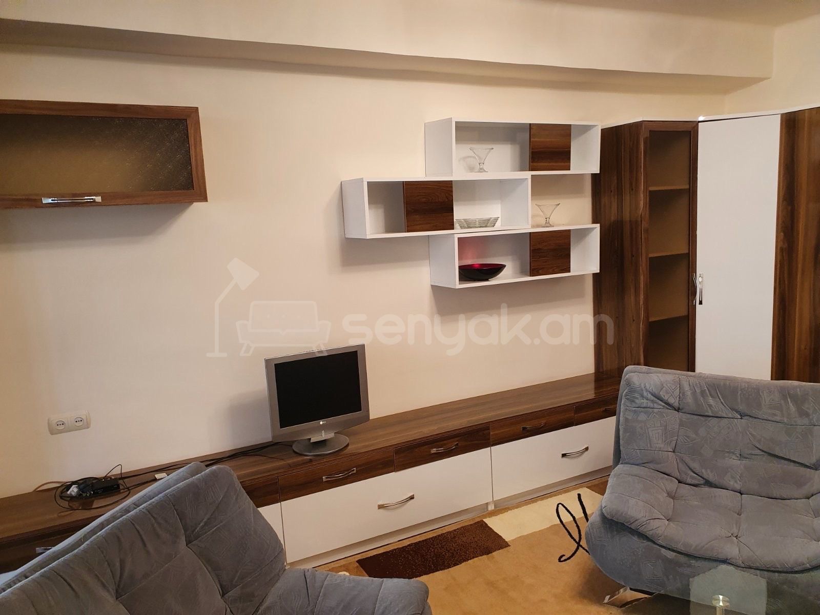 1 Սենյականոց Բնակարան, 45քմ, 4/9 հարկ, Կապիտալ Վերանորոգված, Կահավորված