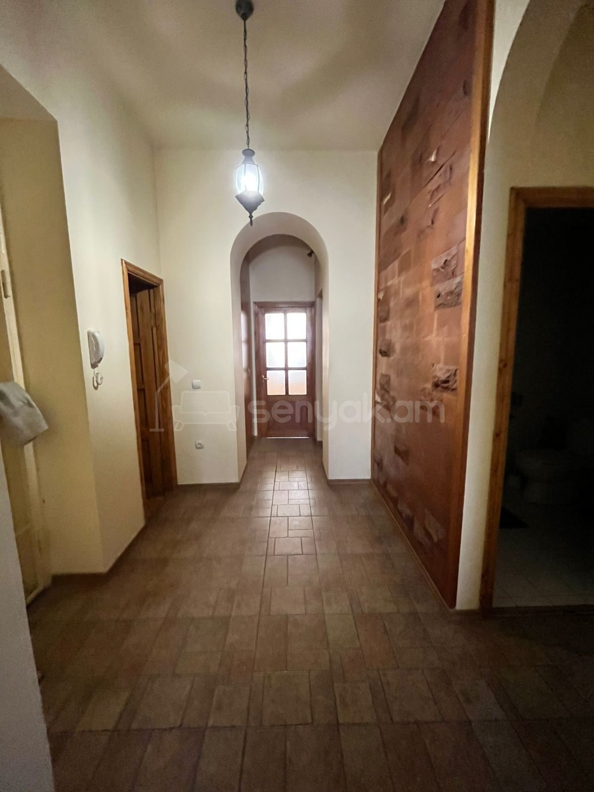 3 Սենյականոց Բնակարան Քարե Շենքում, 90քմ, 2/4 հարկ, Կապիտալ Վերանորոգված, Կահավորված