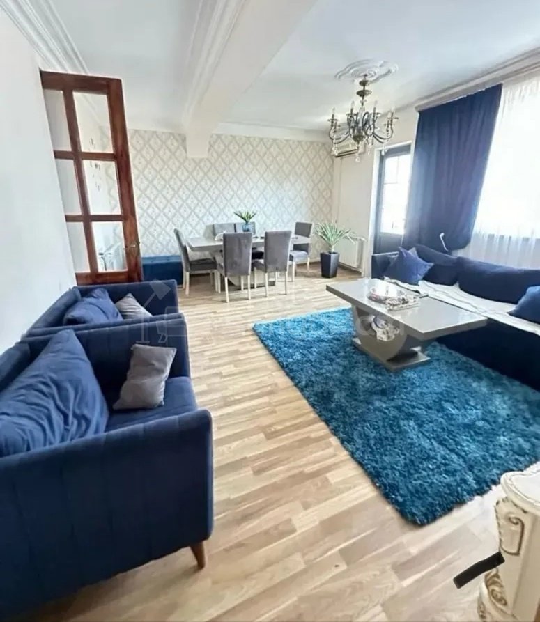 4 Սենյականոց Բնակարան Քարե Շենքում, 125քմ, 5/5 հարկ, Կապիտալ Վերանորոգված, Կահավորված