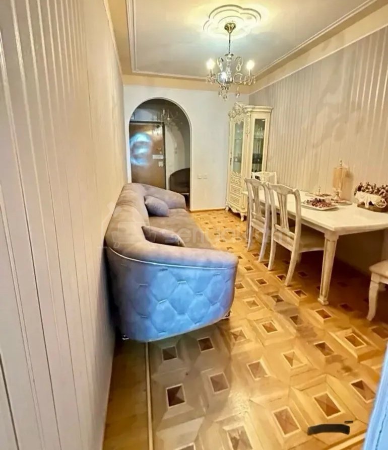 4 Սենյականոց Բնակարան Քարե Շենքում, 125քմ, 5/5 հարկ, Կապիտալ Վերանորոգված, Կահավորված
