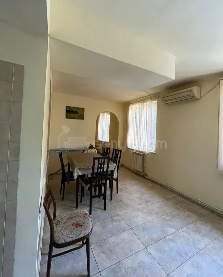 4 Սենյականոց Բնակարան, 130քմ, 2/15 հարկ, Կապիտալ Վերանորոգված