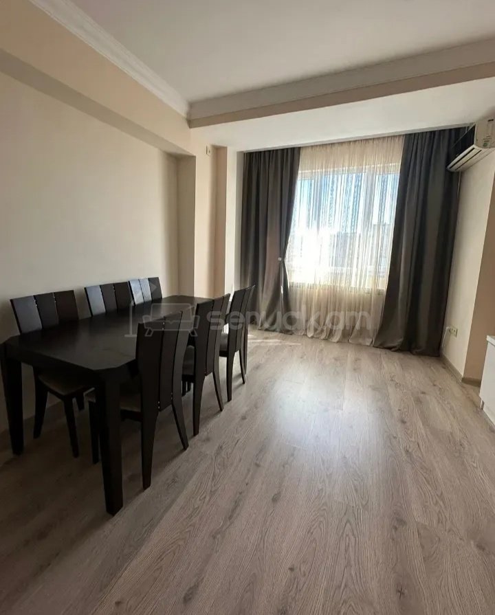 1 Սենյականոց Բնակարան Քարե Շենքում, 45քմ, 10/10 հարկ, Կապիտալ Վերանորոգված, Կահավորված
