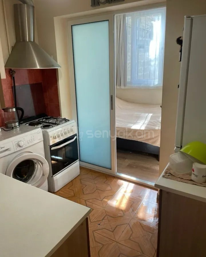 2 Սենյականոց Բնակարան Քարե Շենքում, 40քմ, 1/5 հարկ, Կապիտալ Վերանորոգված, Կահավորված