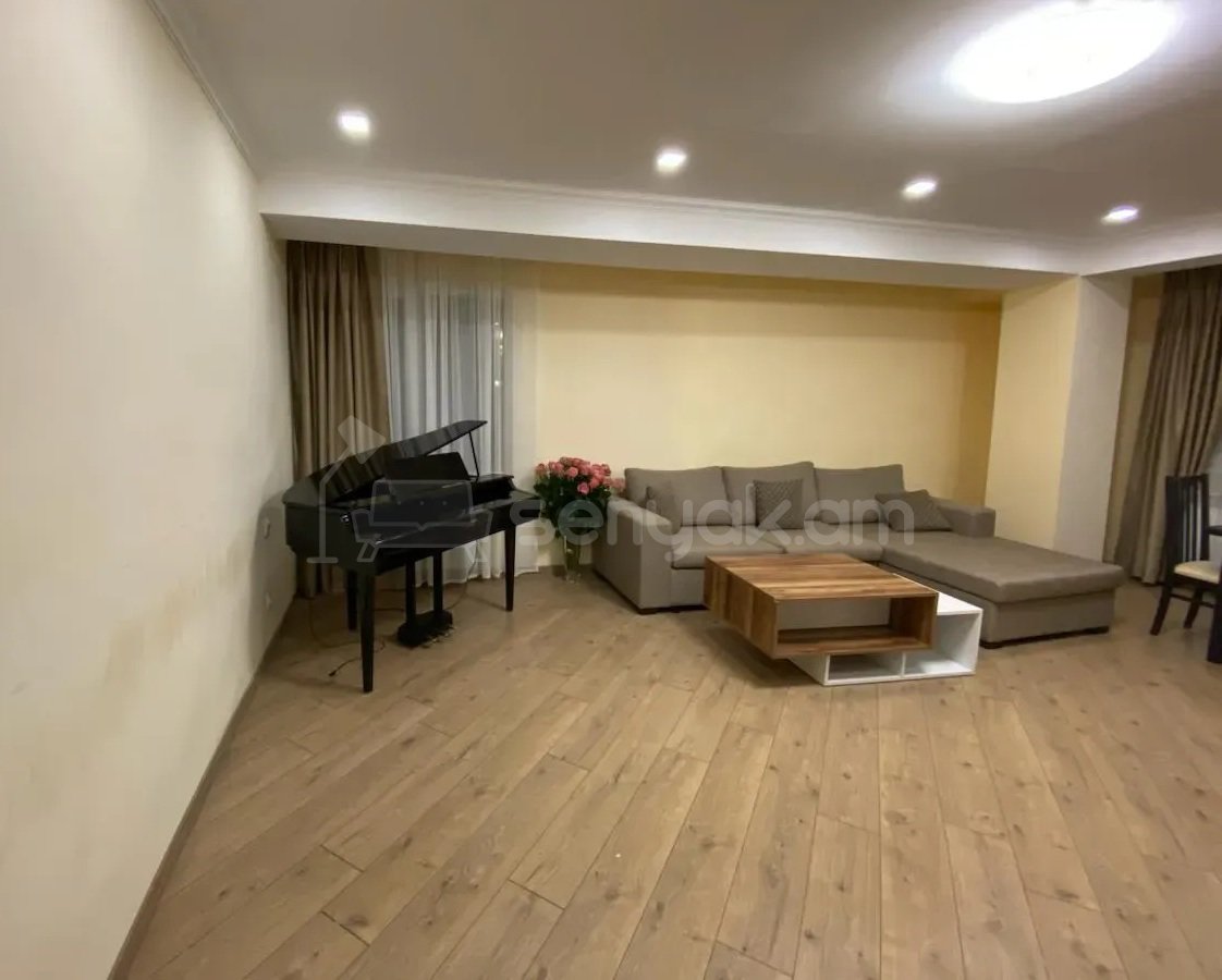 3 Սենյականոց Բնակարան, 83քմ, 2/14 հարկ, Կապիտալ Վերանորոգված