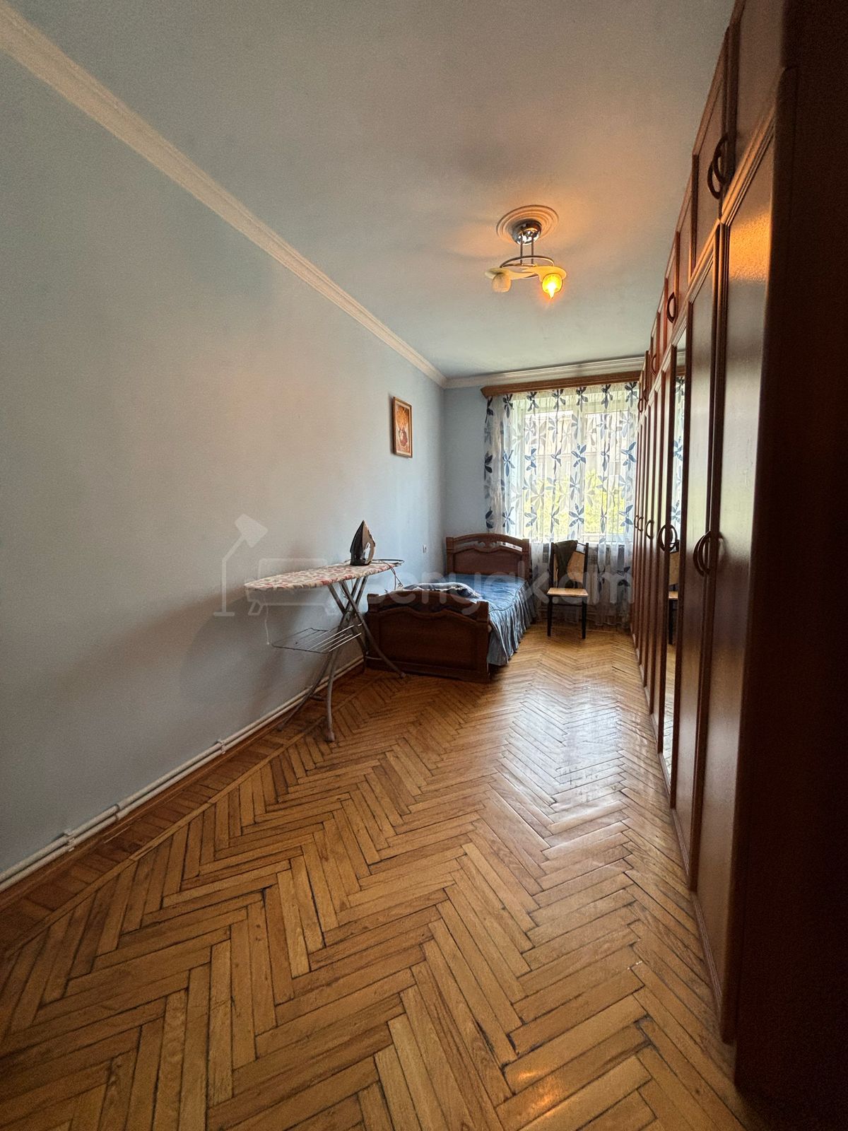 3 Սենյականոց Բնակարան Քարե Շենքում, 73քմ, 2/5 հարկ, Նորմալ Վիճակում