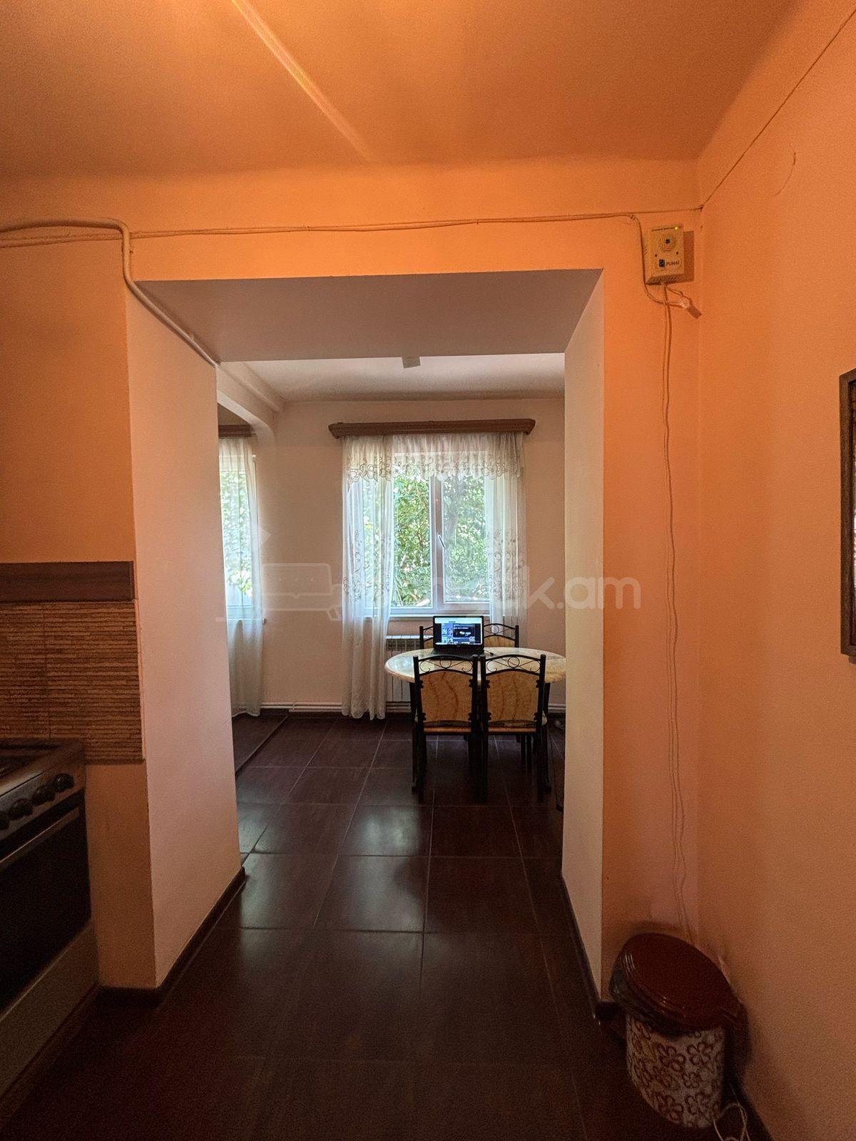 3 Սենյականոց Բնակարան Քարե Շենքում, 73քմ, 2/5 հարկ, Նորմալ Վիճակում