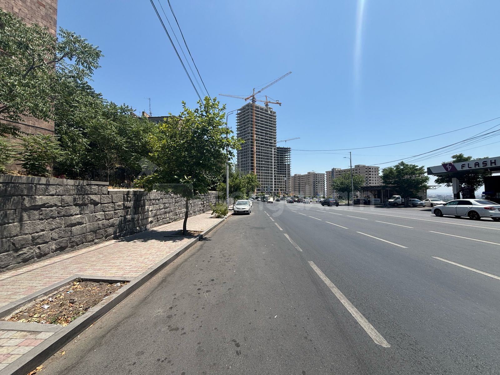 3 Սենյականոց Բնակարան Քարե Շենքում, 73քմ, 2/5 հարկ, Նորմալ Վիճակում