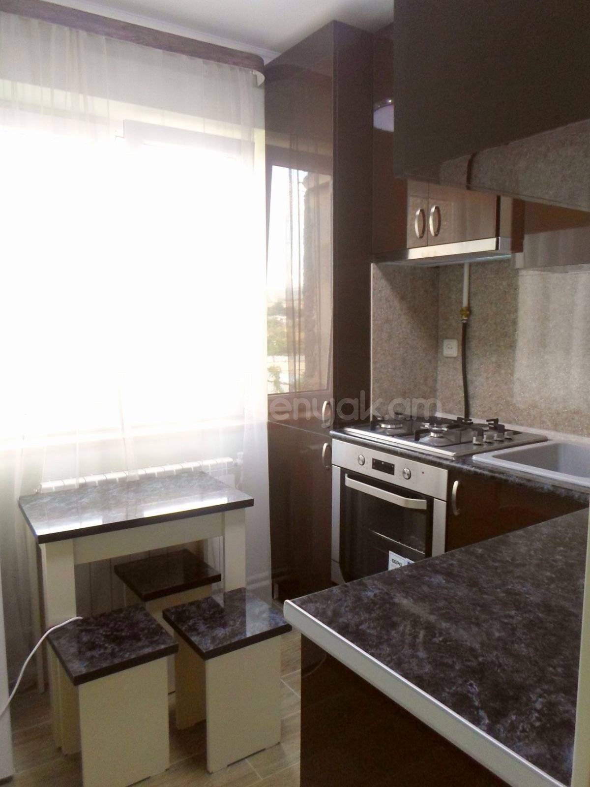 2 Սենյականոց Բնակարան Քարե Շենքում, 41քմ, 4/5 հարկ, Կապիտալ Վերանորոգված, Կահավորված